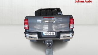 Toyota Hilux vaihtoauto