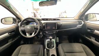 Toyota Hilux vaihtoauto