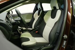Volvo V40 Cross Country vaihtoauto