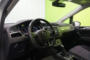 Volkswagen Touran vaihtoauto