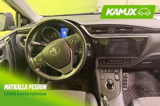 Toyota Auris vaihtoauto