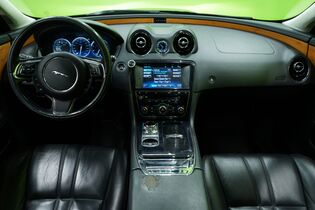 Jaguar XJ vaihtoauto