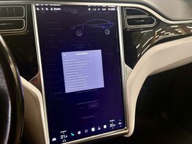 Tesla Model X vaihtoauto
