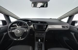 Volkswagen Touran vaihtoauto