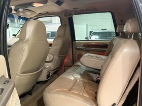 Ford Excursion vaihtoauto