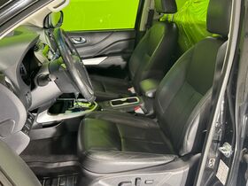 Nissan Navara vaihtoauto