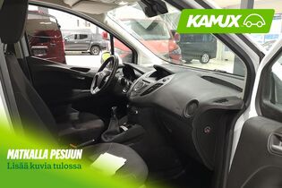 Ford Transit Courier vaihtoauto