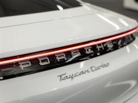 Porsche Taycan vaihtoauto