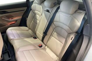 Porsche Taycan vaihtoauto