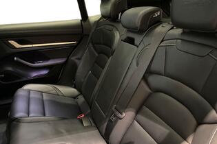 Porsche Taycan vaihtoauto