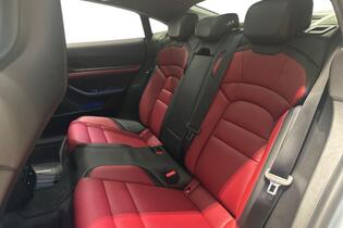 Porsche Taycan vaihtoauto