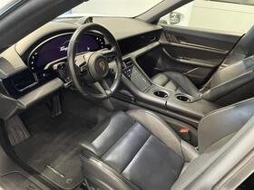 Porsche Taycan vaihtoauto