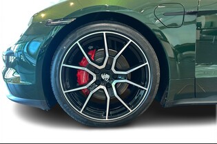 Porsche Taycan vaihtoauto