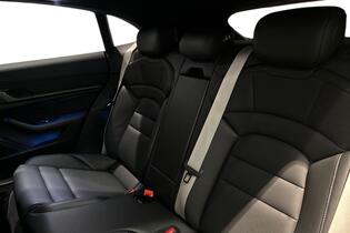 Porsche Taycan vaihtoauto