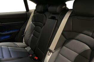 Porsche Taycan vaihtoauto