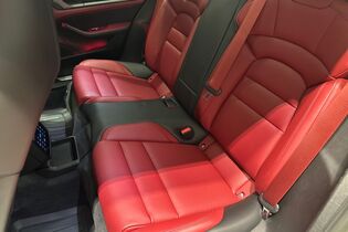 Porsche Taycan vaihtoauto