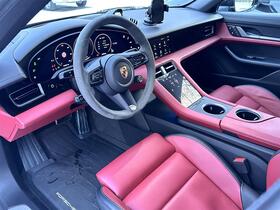 Porsche Taycan vaihtoauto