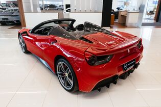 Ferrari 488 vaihtoauto