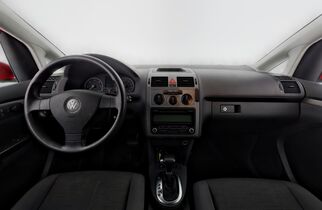 Volkswagen Touran vaihtoauto