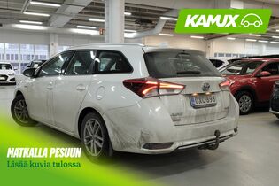 Toyota Auris vaihtoauto