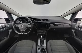 Volkswagen Touran vaihtoauto