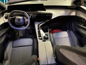 Peugeot E-3008 vaihtoauto