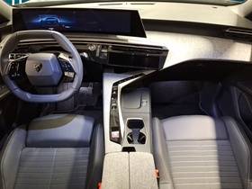 Peugeot E-3008 vaihtoauto