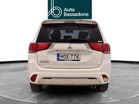 Mitsubishi Outlander PHEV vaihtoauto
