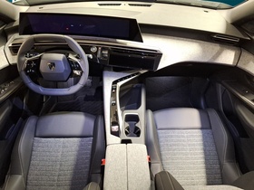 Peugeot E-5008 vaihtoauto