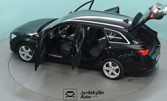 SEAT Leon Sportstourer vaihtoauto