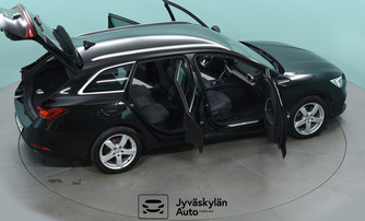 SEAT Leon Sportstourer vaihtoauto
