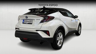 Toyota C-HR vaihtoauto