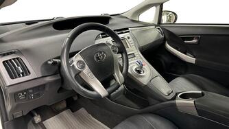 Toyota Prius Plug-in vaihtoauto