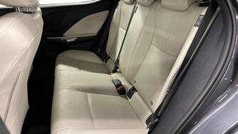 Lexus LBX vaihtoauto