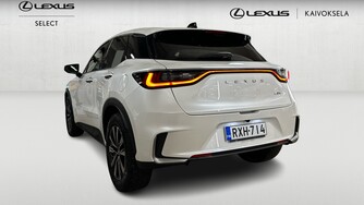 Lexus LBX vaihtoauto