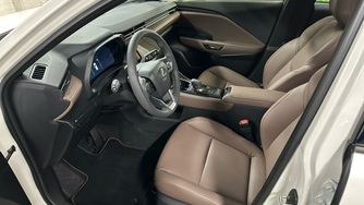 Lexus LBX vaihtoauto