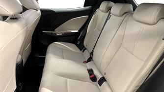 Lexus LBX vaihtoauto