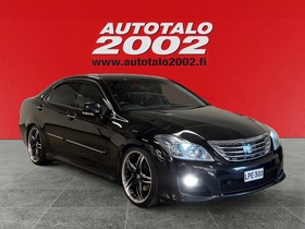 Toyota Crown vaihtoauto