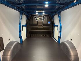 heti ajoon Ford Transit Custom