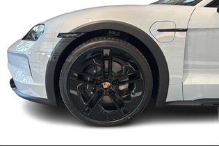 heti ajoon Porsche Taycan