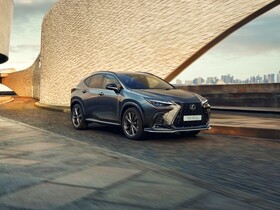 uusi Lexus NX