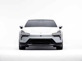 uusi Polestar 4