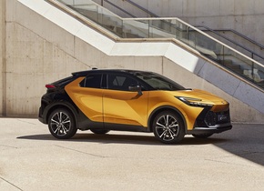 uusi Toyota C-HR