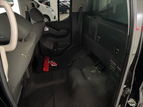 Nissan Navara vaihtoauto