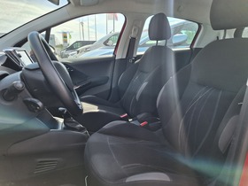Peugeot 208 vaihtoauto