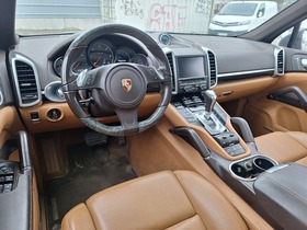 Porsche Cayenne vaihtoauto