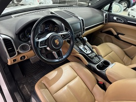 Porsche Cayenne vaihtoauto