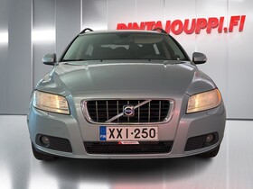 Volvo V70 vaihtoauto