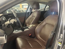 Jaguar XE vaihtoauto