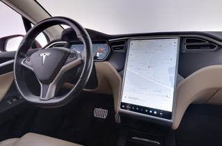 Tesla Model X vaihtoauto